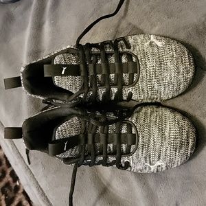 Puma Women's Black/Grey/White Sneakers Size 5